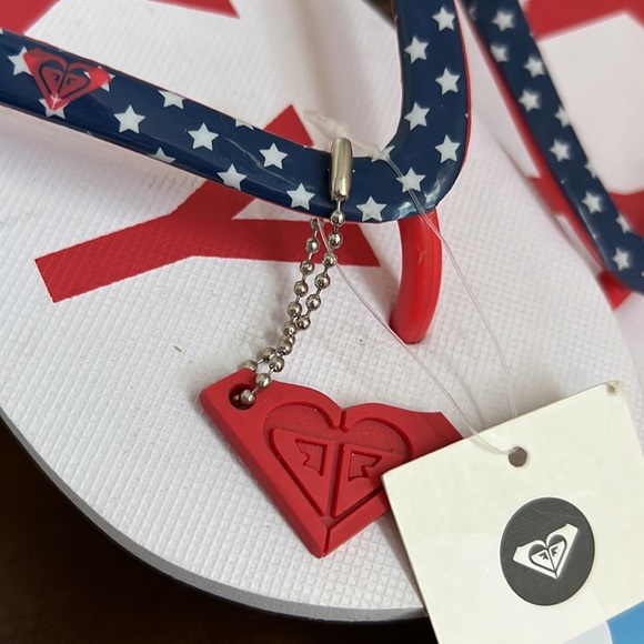 ROXY 🏄 NWT 🇺🇸Red White & Blue🇺🇸 Flip Flops Size 9 - Picture 9 of 9